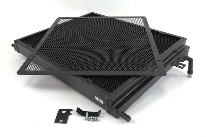 CSF BMW F8X M3/M4/M2C Front Mount Heat Exchanger med Rock Guard Black