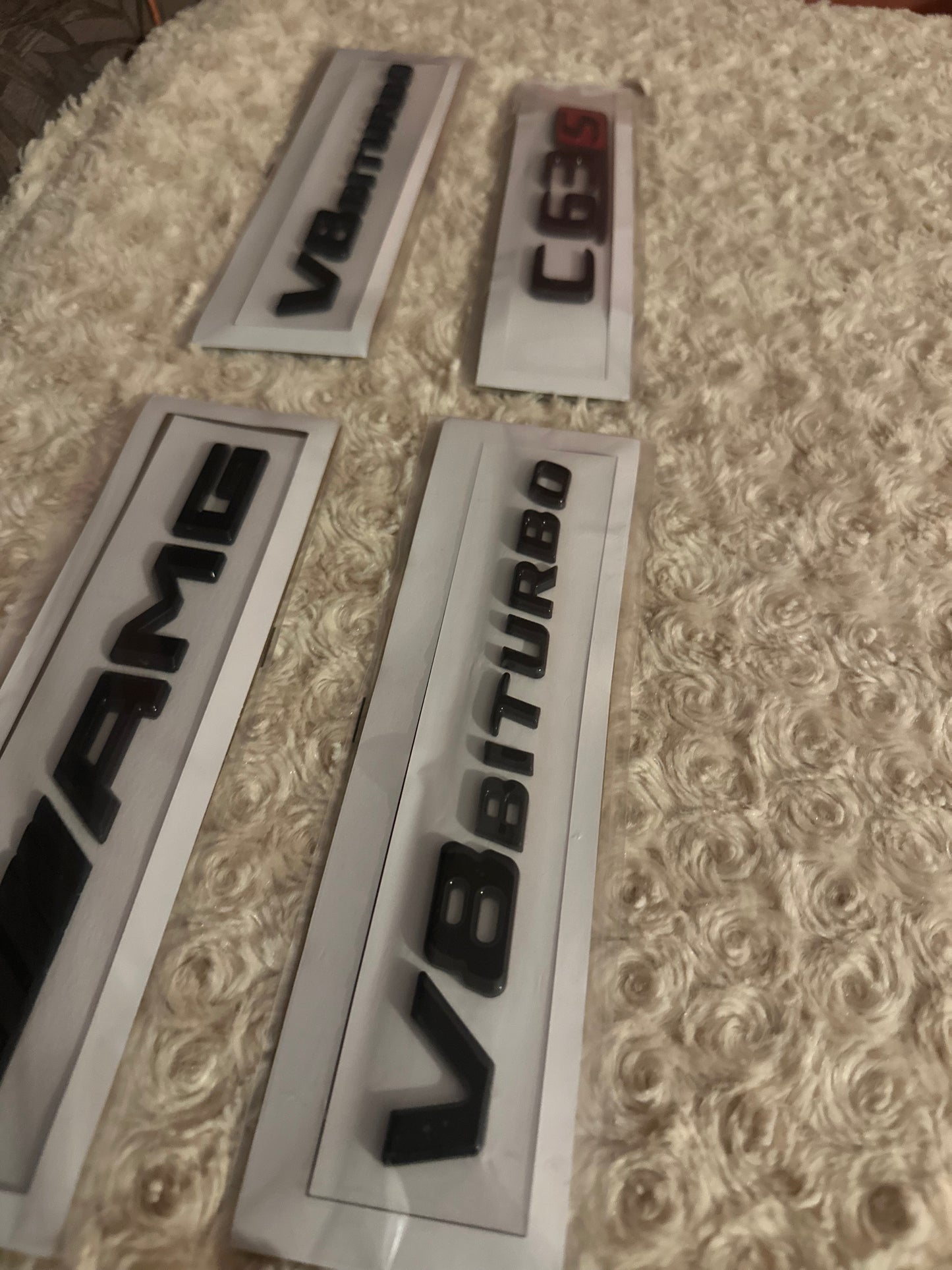 Svart AMG Emblem Sett – C63S / V8 BITURBO – Komplett Kit