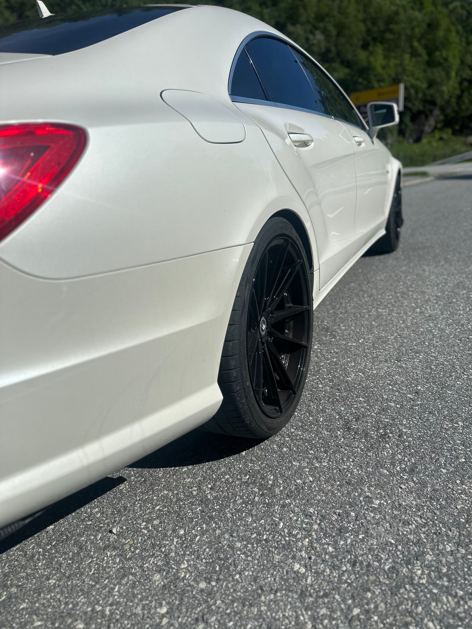 Mercedes CLS63 AMG - Luxury missile build