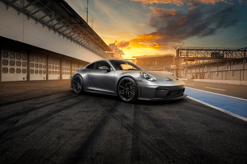 Techart Porsche 992.2 GT3 Front Spoiler Carbon — frontperspektiv grå/sort