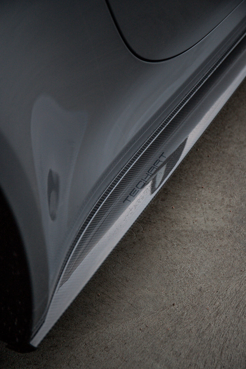 Techart Porsche 992 GT3 Touring Side Skirts Carbon — sideperspektiv grå/sort
