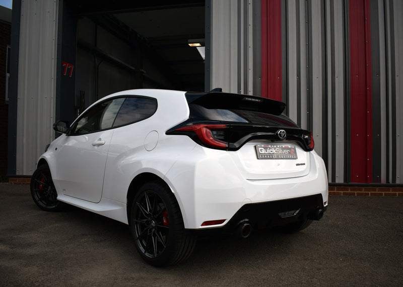 QuickSilver Toyota Yaris GR sportseksosanlegg med Sound Architect