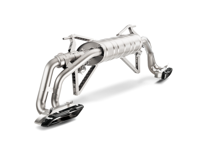 Akrapovic Audi R8 V10 Slip-On Titan — bakvinkel carbon titan tips
