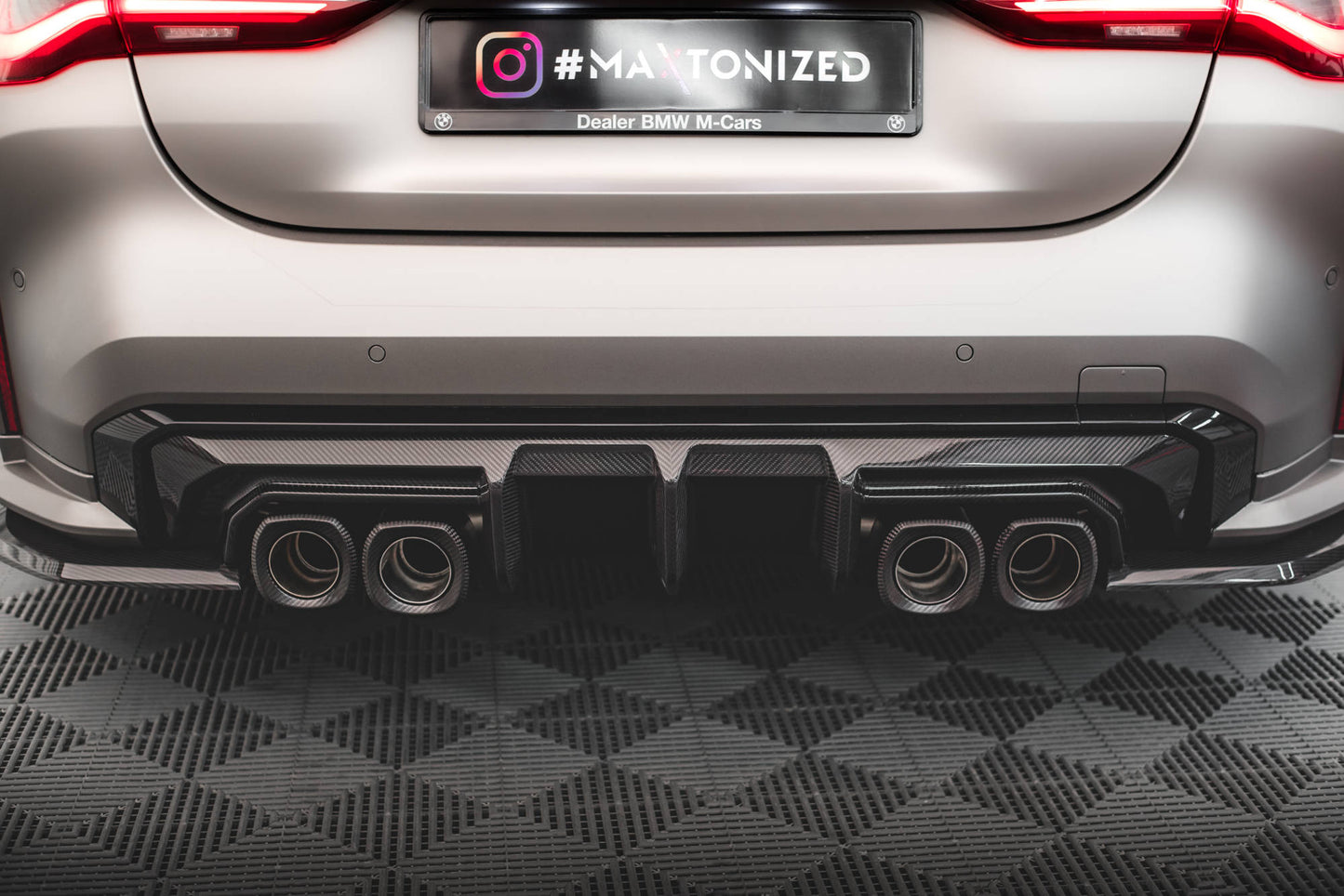 Prepreg Carbon Rear Diffuser – BMW M4 G82 / G83 / Facelift (2021+)