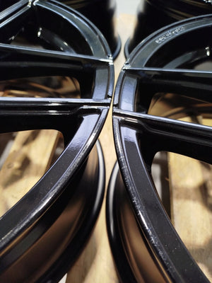 Set of CVR5 20x8,5 ET35 5x112 Gloss Black