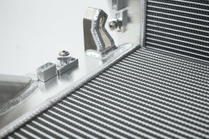 CSF Lamborghini Urus / Audi SQ8 / SQ7 / Porsche Cayenne Twin intercooler sett Raw
