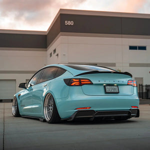 ADRO Tesla Model 3 Spoiler V2 — detalj carbon weave