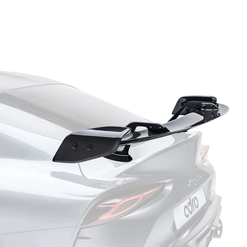 ADRO Toyota GR Supra AT-R2 Swan Neck Wing Curved — frontperspektiv