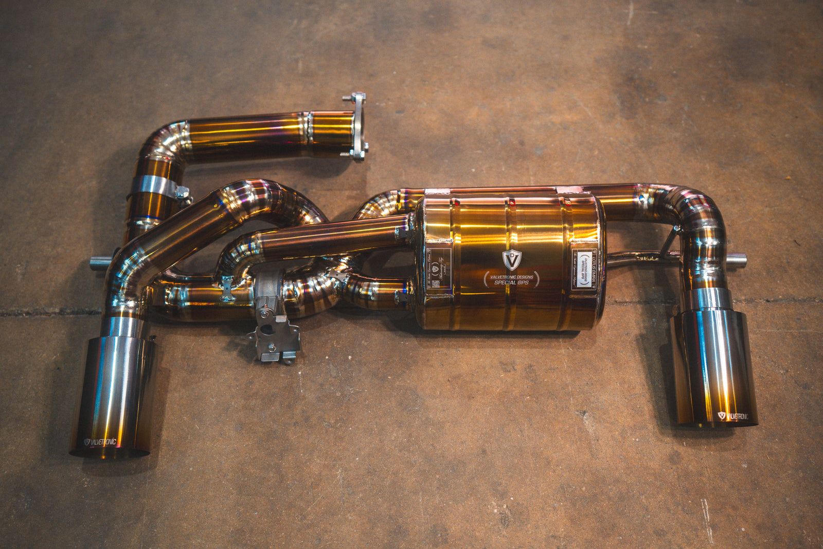 Valvetronic Designs Spjeldstyrt Titanium Eksosanlegg – Lotus Emira (V6 og i4)
