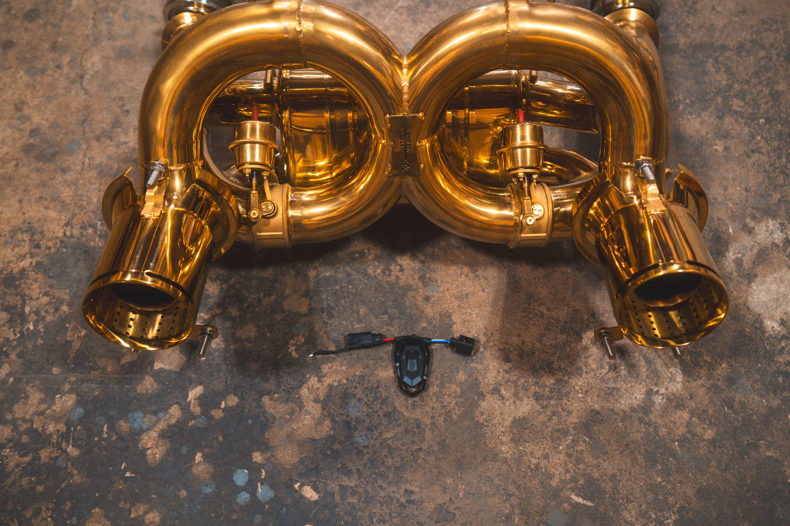 Valvetronic Designs Spjeldstyrt Eksosanlegg – Lamborghini Aventador SVJ / Ultimae (6.5 V12)