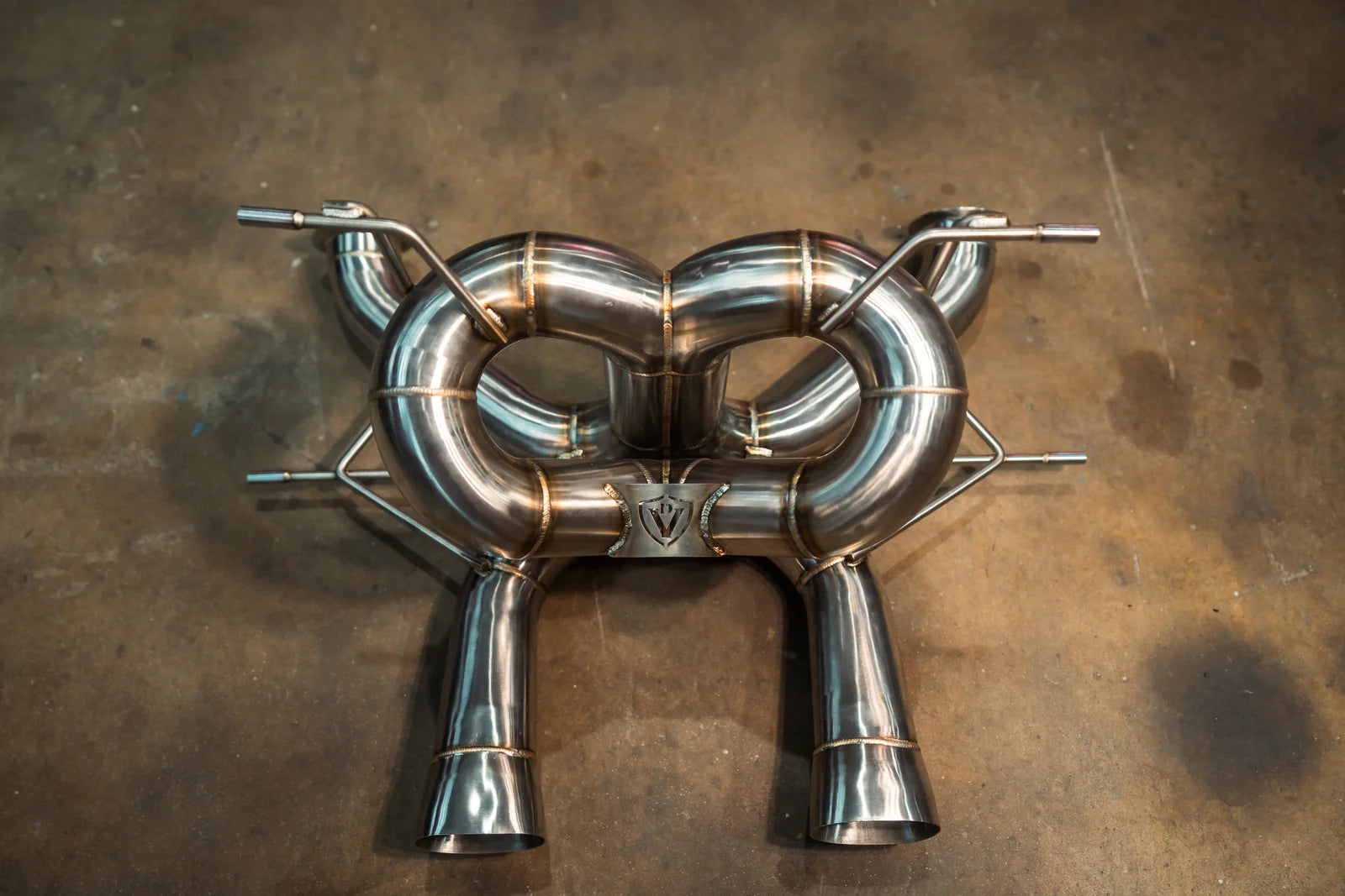 Valvetronic Designs Race Eksosanlegg – Lamborghini Revuelto (F1 Pakke)