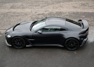 QuickSilver Aston Martin V12 Vantage Titan sportseksosanlegg med Sound Architect