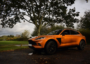 QuickSilver Aston Martin DBX sportseksosanlegg med Sound Architect