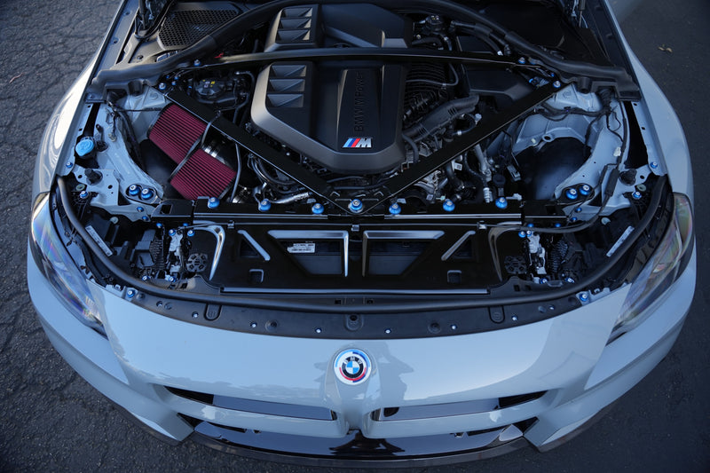 Downstar BMW G8X Hardware Kit installert i motorrom