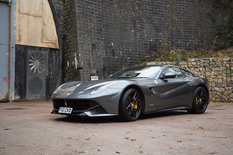 QuickSilver Ferrari F12 Berlinetta titan sportseksosanlegg med Valves