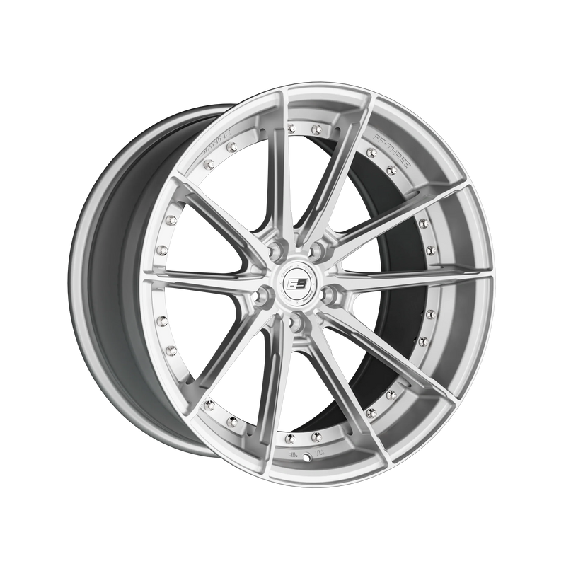 SixNine FF-THREE felgsett - BMW M3 F80 / M4 F82 - HyperSilver - foran, halvvinkel