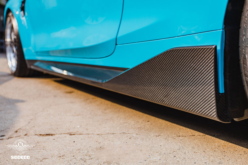 SOOQOO – Carbon Sideskjørt (MP Style)  BMW M3 G80 / G81 & M4 G82 / G83 (2021–)