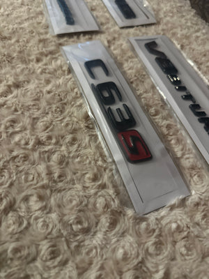Svart AMG Emblem Sett – C63S / V8 BITURBO – Komplett Kit