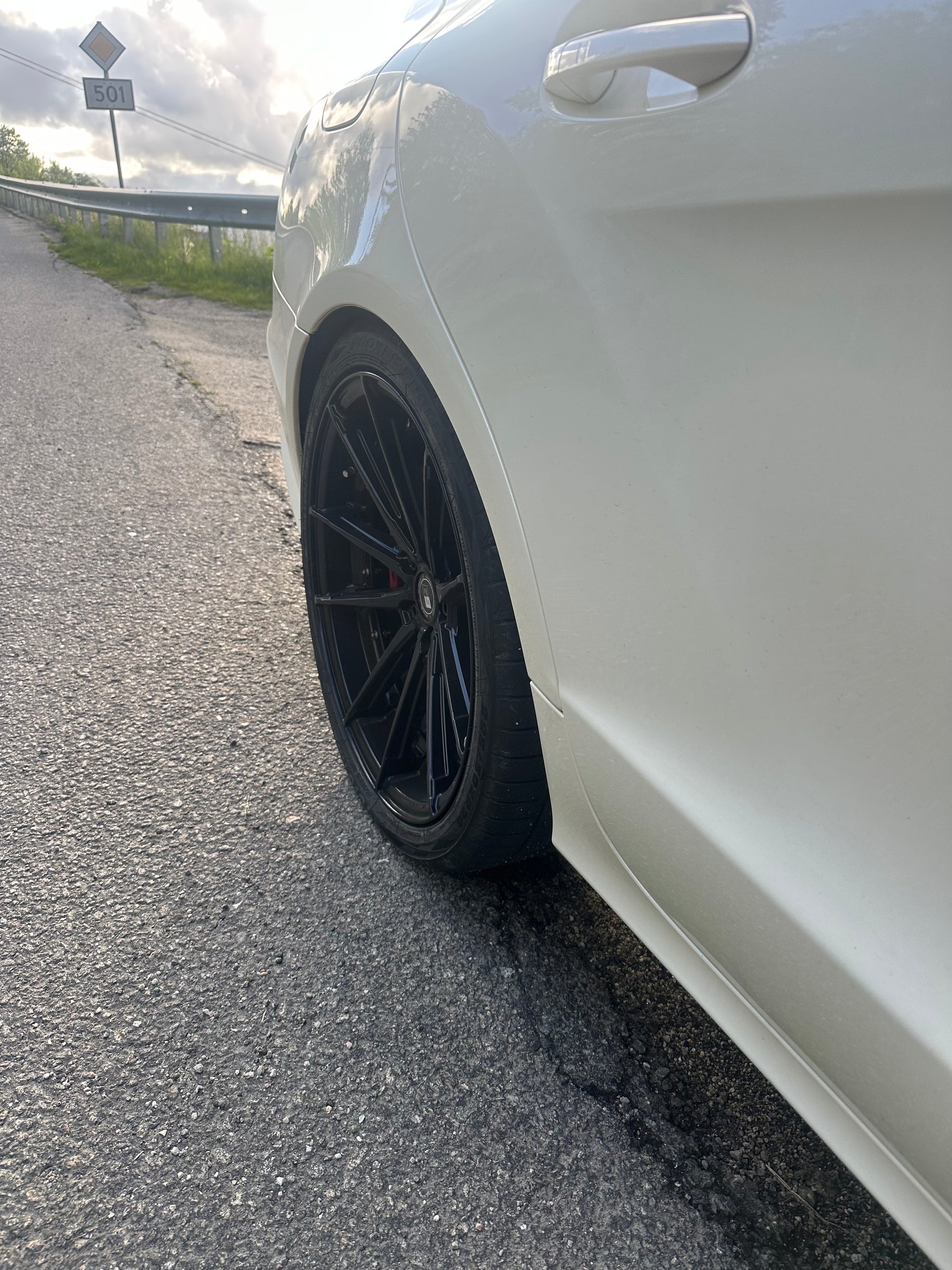 Mercedes CLS63 AMG - Luxury missile build