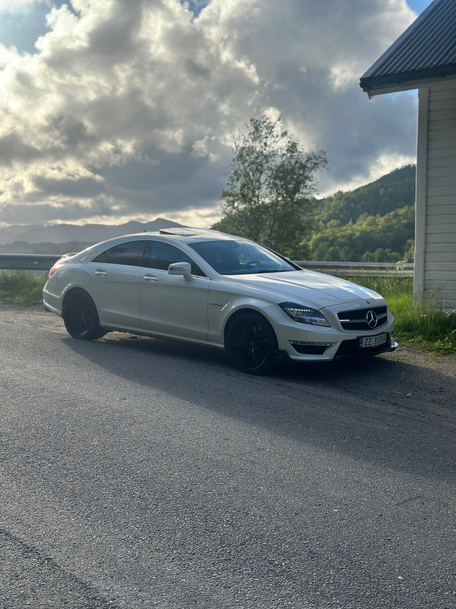 Mercedes CLS63 AMG - Luxury missile build