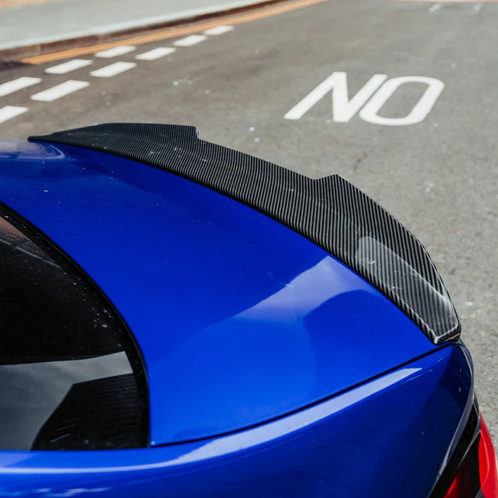 MHC+ BMW M5/5-serie Ducktail Style bakspoiler i pre-preg carbon (F90/G30)