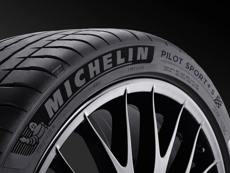 Michelin Pilot Sport 4 Dekkpakke — 265/35-20 og 305/30-20