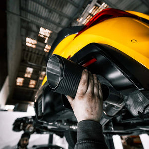 R44 Performance Titanium Cat-Back Eksosanlegg med Carbontipper – Toyota Supra A90 KONG PERFORMANCE