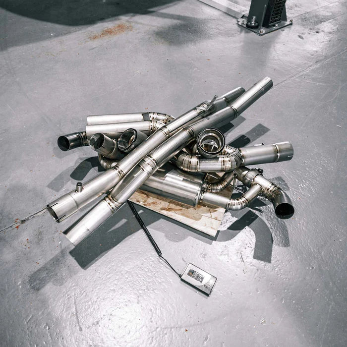 R44 Performance Titanium Cat-Back Eksosanlegg med Carbontipper – Toyota Supra A90