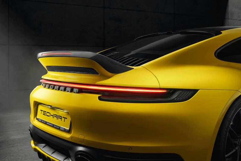 Techart Porsche 992 Rear Spoiler III — detalj bakre seksjon racing yellow