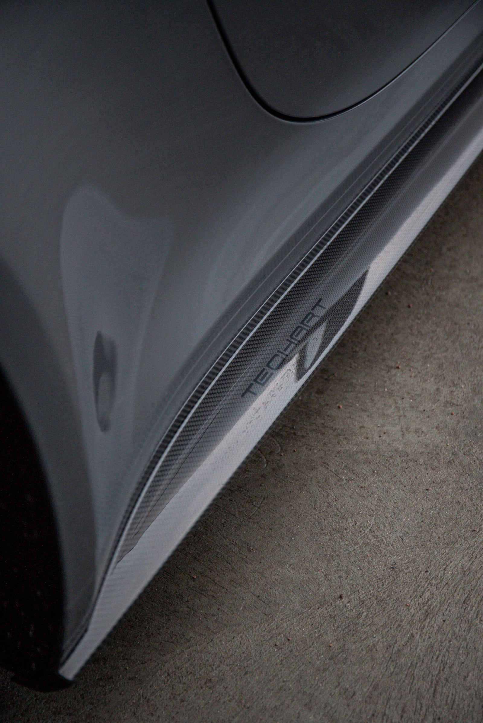 Techart Porsche 992 GT3 Touring Side Skirts Carbon — sideperspektiv grå/sort