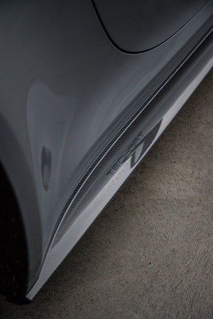 Techart Porsche 992 GT3 Touring Side Skirts Carbon — sideperspektiv grå/sort