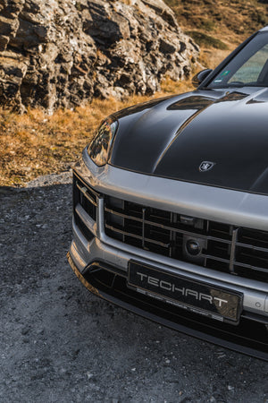 Techart Porsche Cayenne E3.2 Front Spoiler I — sølv/sort sideperspektiv