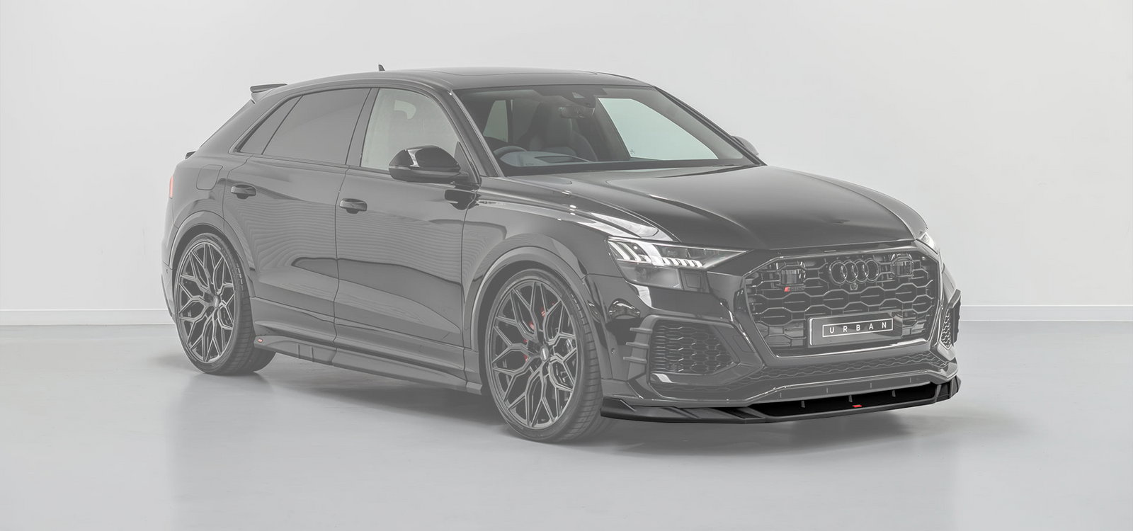 Urban Automotive Audi RSQ8 Pre-Facelift Front Splitter Visual Carbon — frontperspektiv
