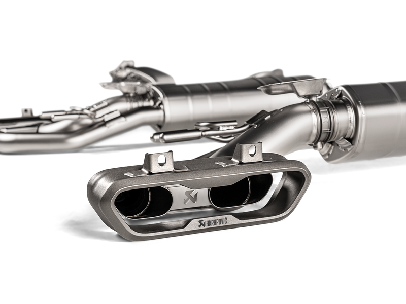 Akrapovic AMG G63 W463A Evolution Line — bakvinkel titaniumtupper