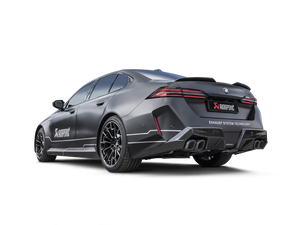 Akrapovic M5 G90 Titan System — detalj X-forbindelse